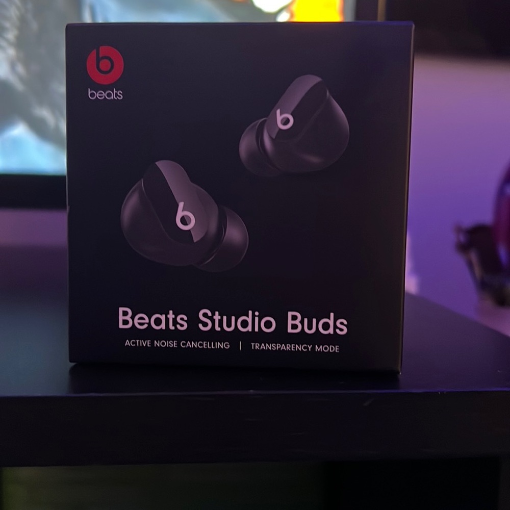 Beats Studio buds (active noise canceling | transparency mode)